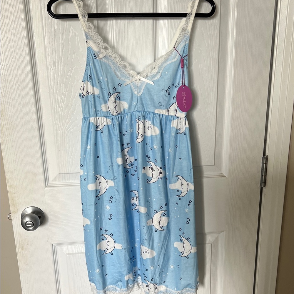 Dreamy Blue Moon Chemise